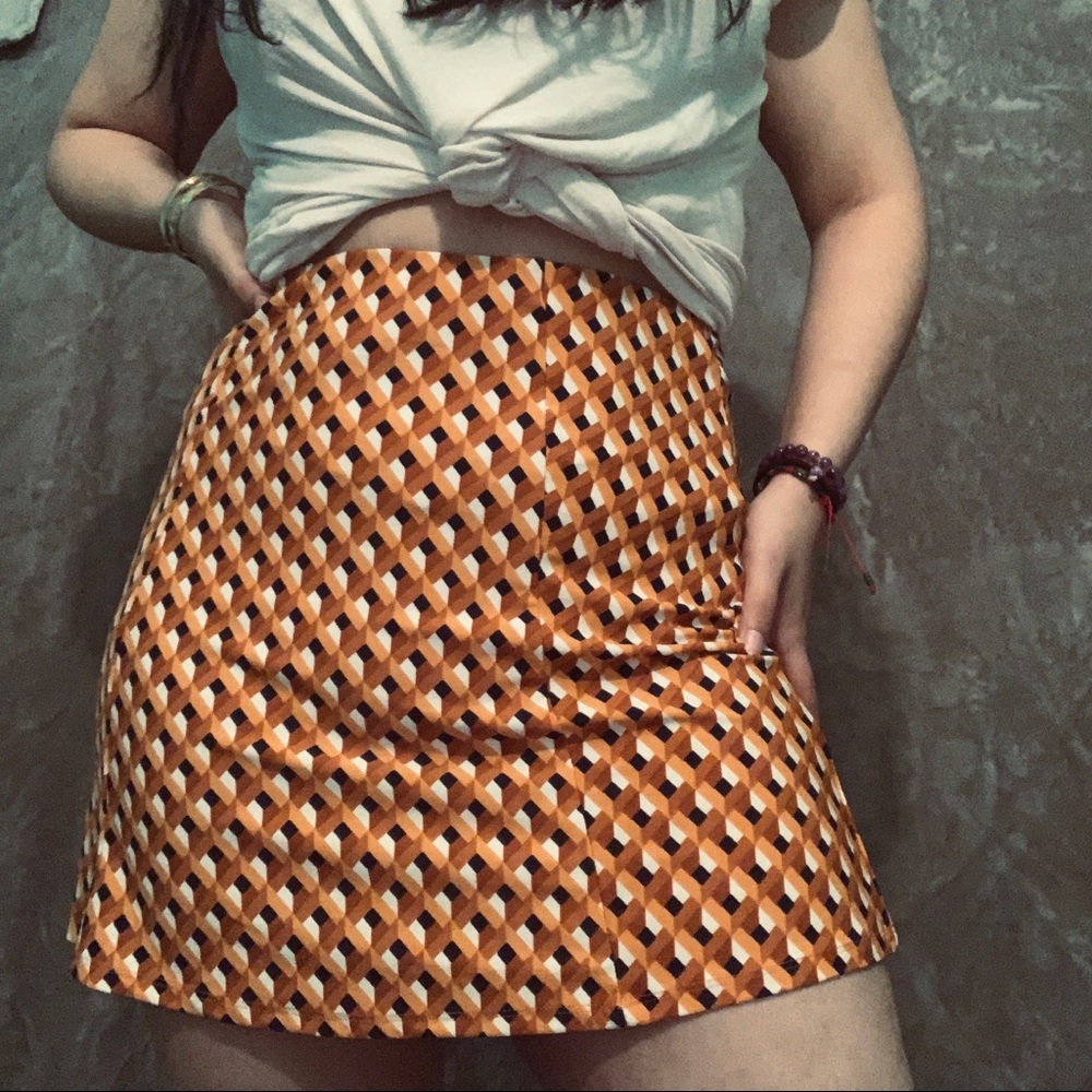 🌿 orange flowy skirt